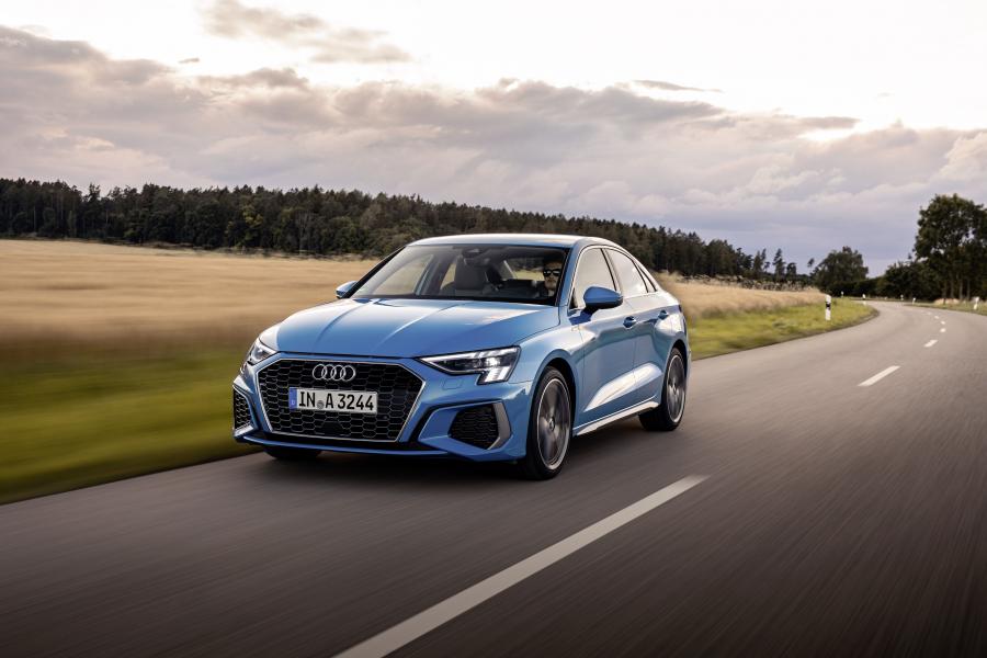  Audi A3 Sedan 35 TDI S-Line 2020 года  (WW) (фото 2 из 42)